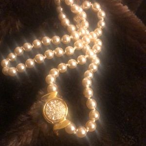 Single strand pearl necklace 13”